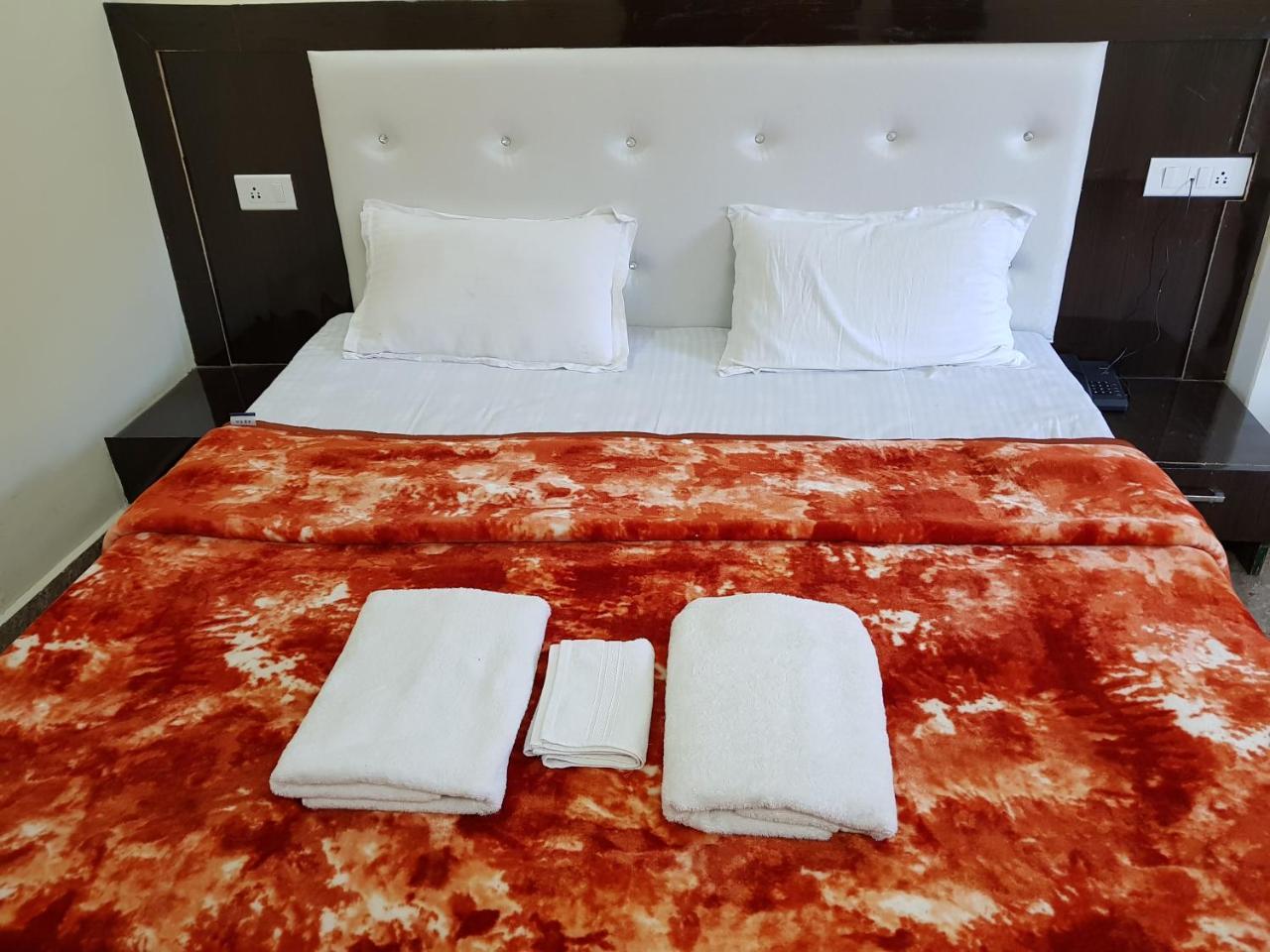 Hotel Homely Abode Dalhousie Esterno foto